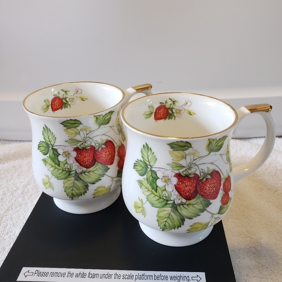 queens fine bone china Other - 🌺 119A Queens Fine Bone Strawberry Tea Mugs